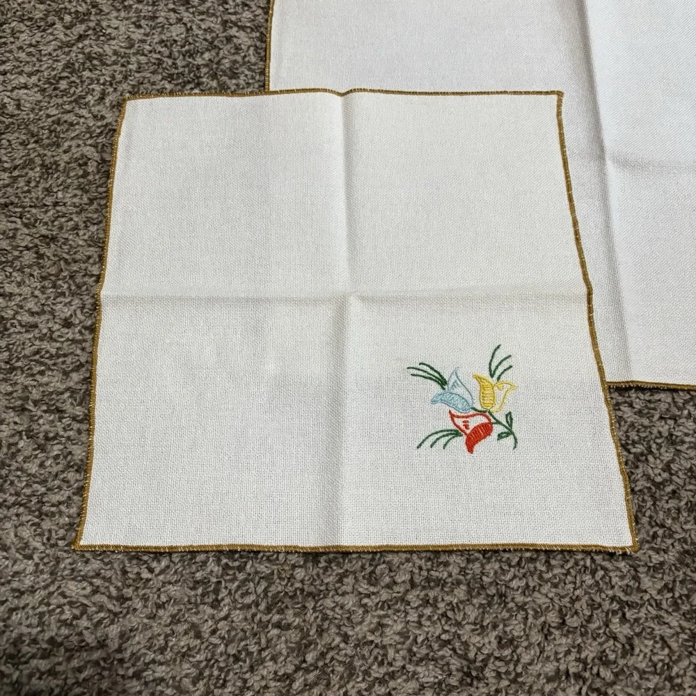 Set Of Six, Vintage Embroidered Napkins 3, Placemats 3 Floral Baskets